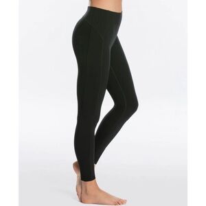 Spanx: Every Wear Icon Black Leggings